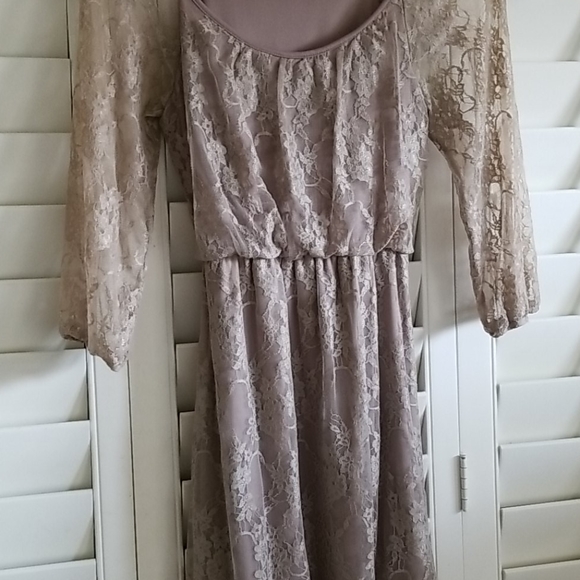 Dress - Picture 4 of 6